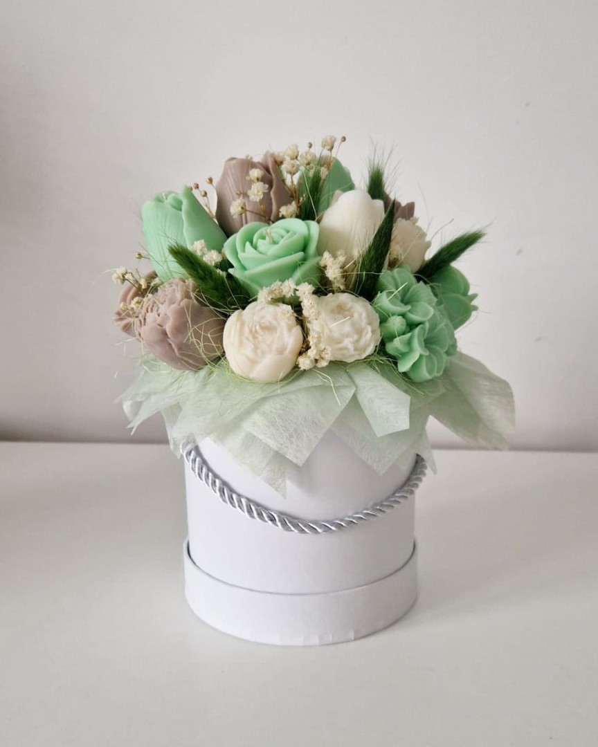 zielono brązowy wieczny bukiet ze świec sojowych naturalny candle flower box ręcznie robiony