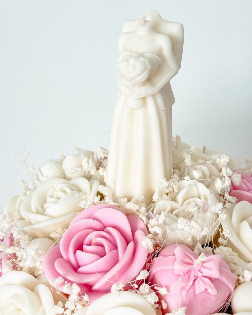 Ślubny Candle Flower Box w białym welurowym pudełku z różowo-białymi świecami sojowymi