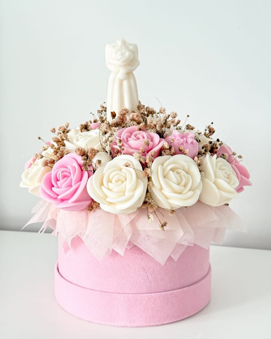 Ślubny Candle Flower Box z ręcznie robionymi świecami sojowymi w różowo-kremowej kolorystyce
