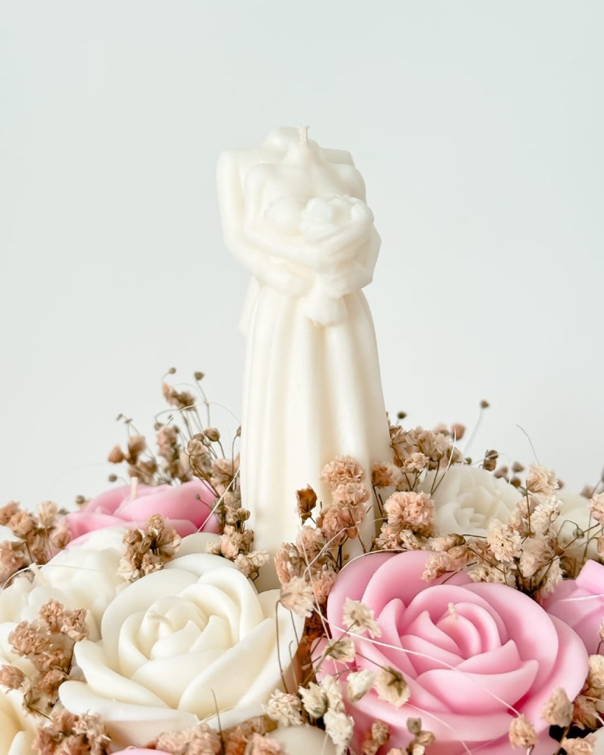 Bukiet ze świec sojowych w eleganckim boxie – wyjątkowy prezent ślubny handmade
